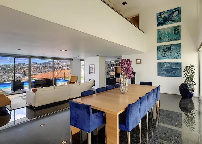 The White House - By Lovelystay