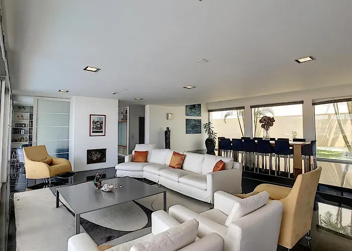 Willa The White House - By Lovelystay *