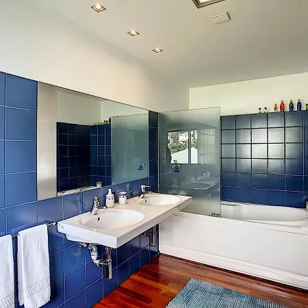 The White House - By Lovelystay *