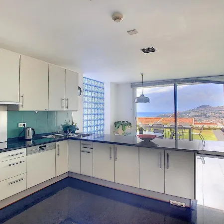 The White House - By Lovelystay