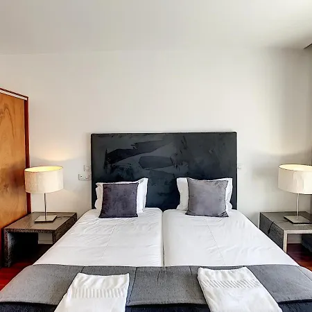 The White House - By Lovelystay