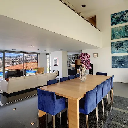 The White House - By Lovelystay