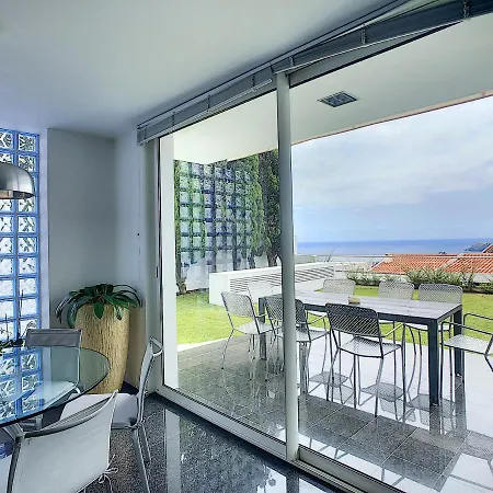 The White House - Sea View By Lovelystay Villa *