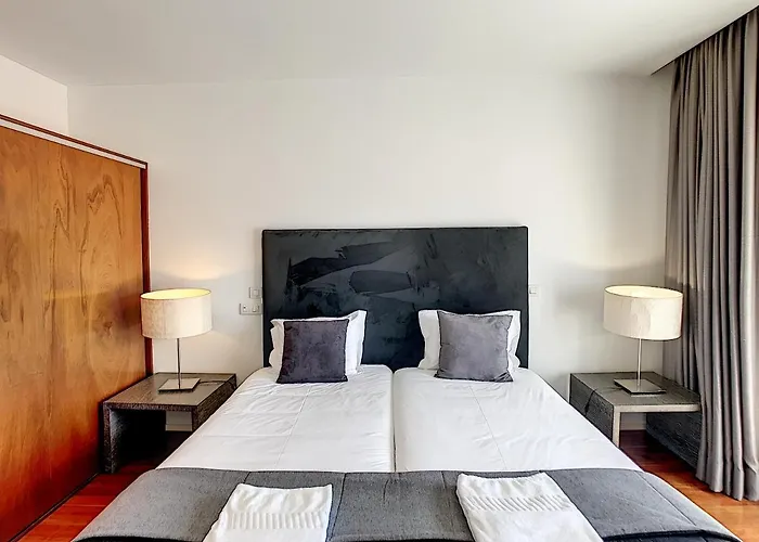 The White House - By Lovelystay