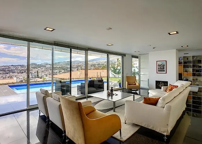 The White House - By Lovelystay