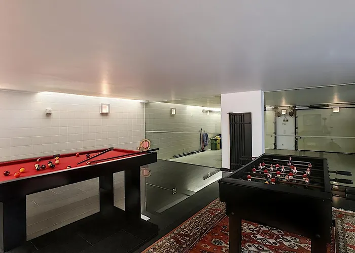 The White House - By Lovelystay *