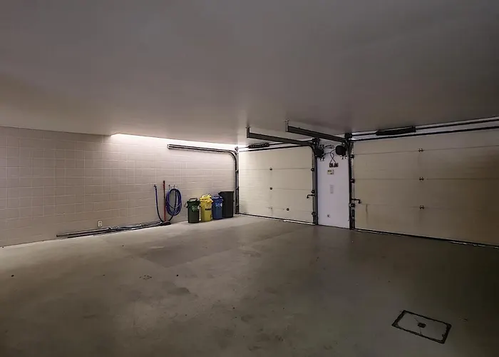 The White House - By Lovelystay *